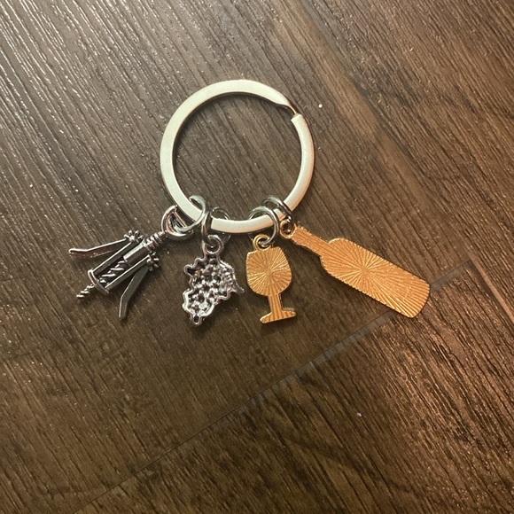 *bundle with anything for free* Wine Themed Keychain - Picture 2 of 6